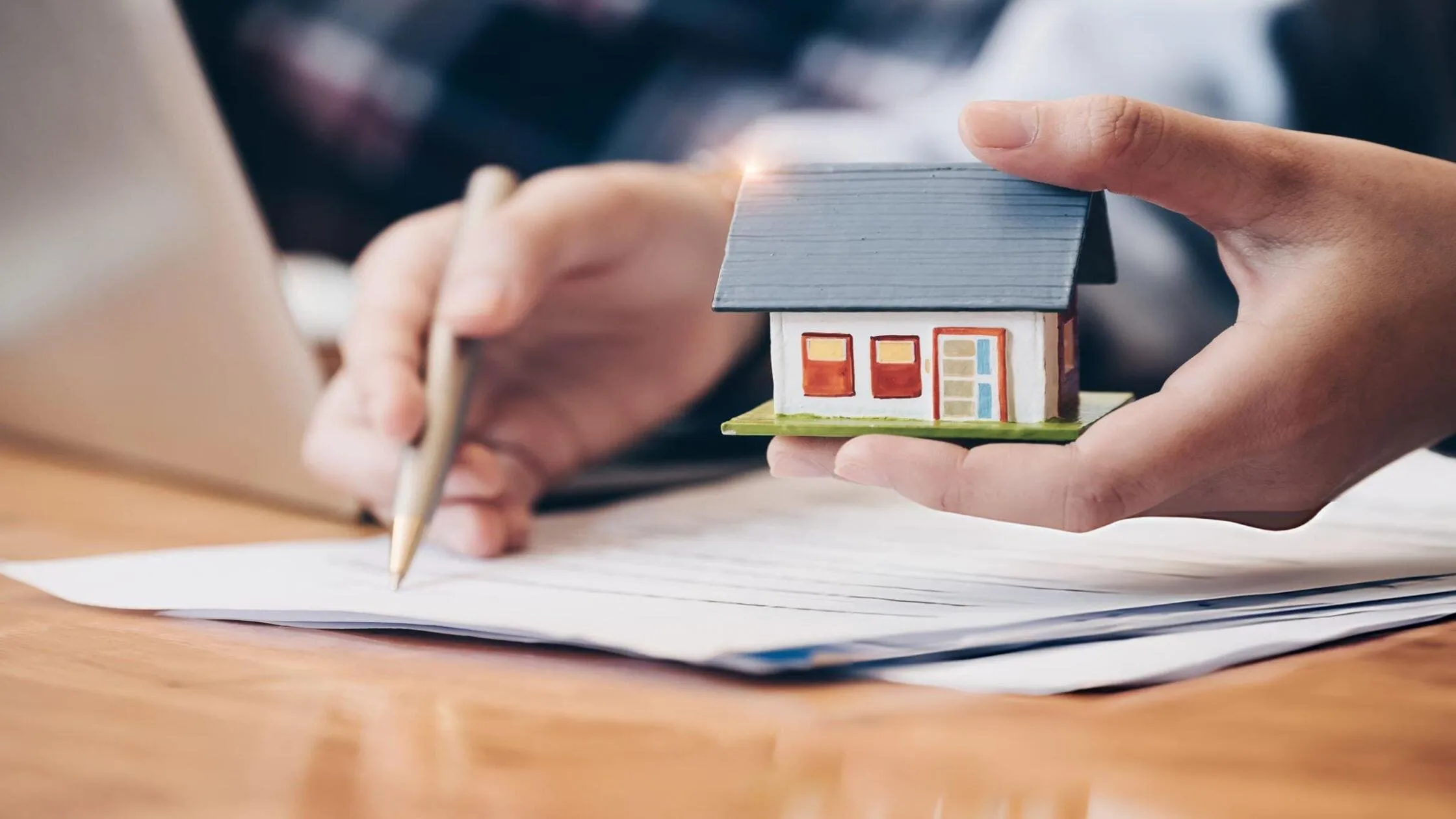 how student loans affect debt to income ratio for apartments