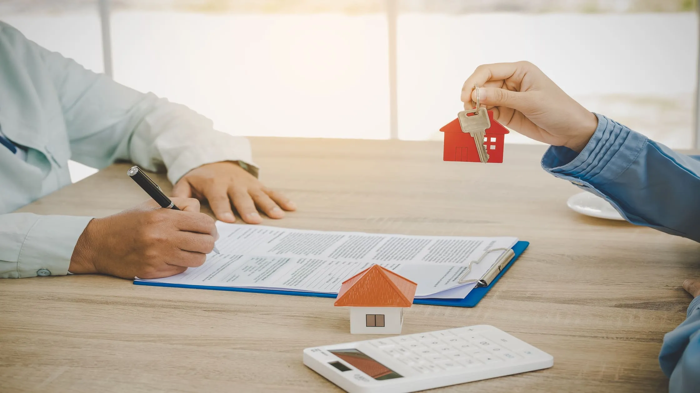  sign-a-lease-that-details-valid-reasons-to-withhold-rent-for-tenants