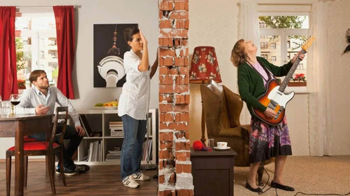 Loud music, barking dogs, and apartment noise