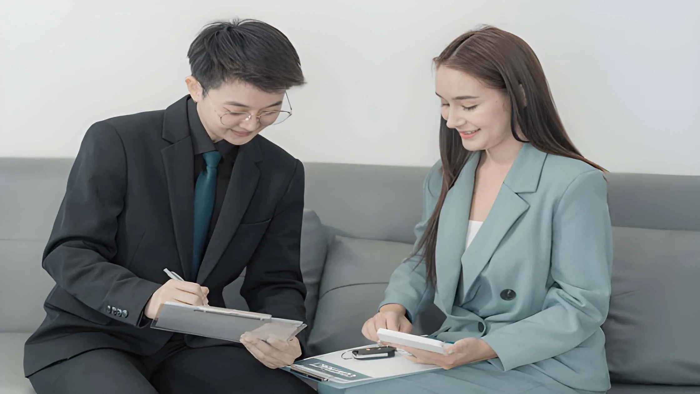 why landlords prefer co applicants over off-site guarantors