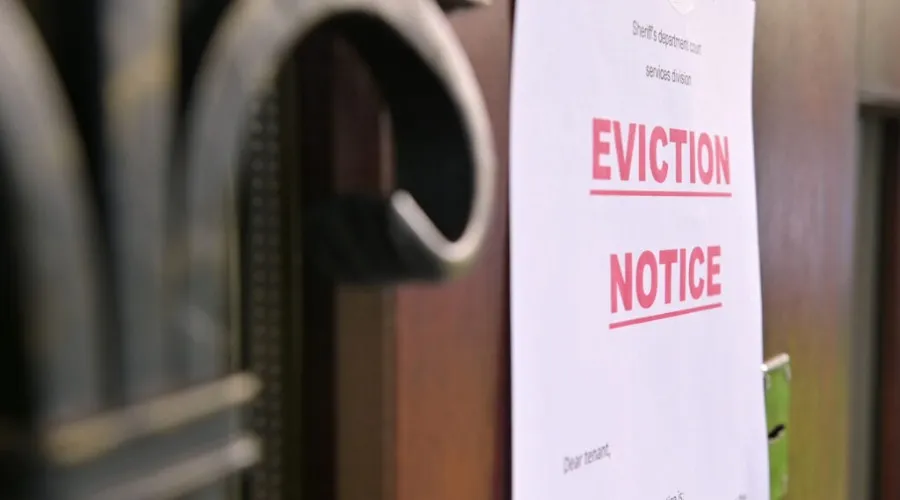 Approved ways to serve eviction notice in Missouri