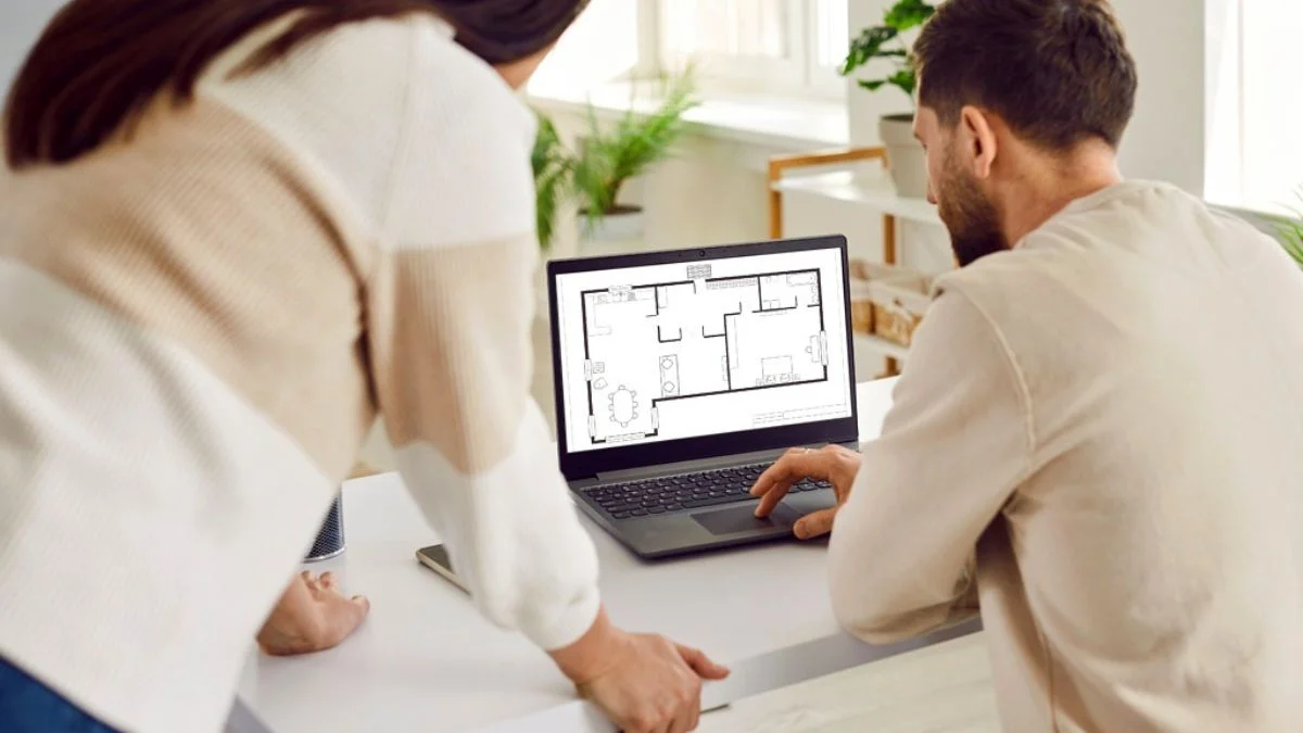 Differences in lease terms, customization, and pet policies between homes and apartments