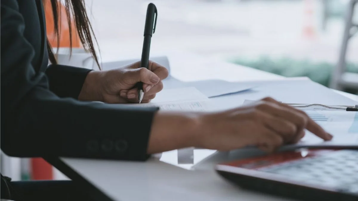 Landlord combining RV Index Score and credit score for tenant evaluation