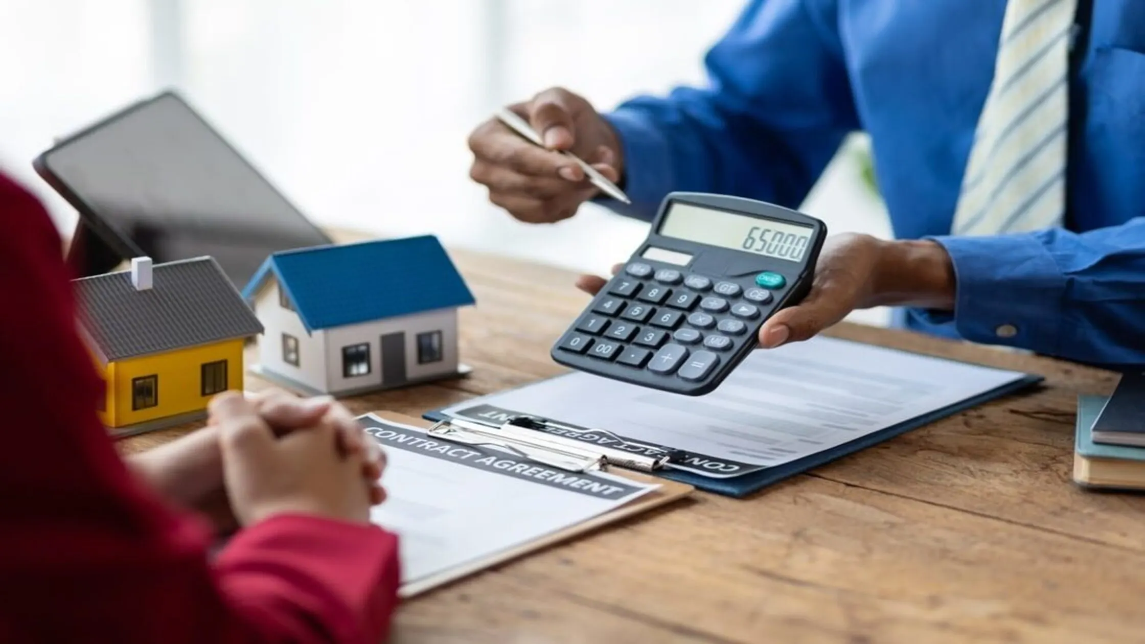 Who pays the broker fee when renting