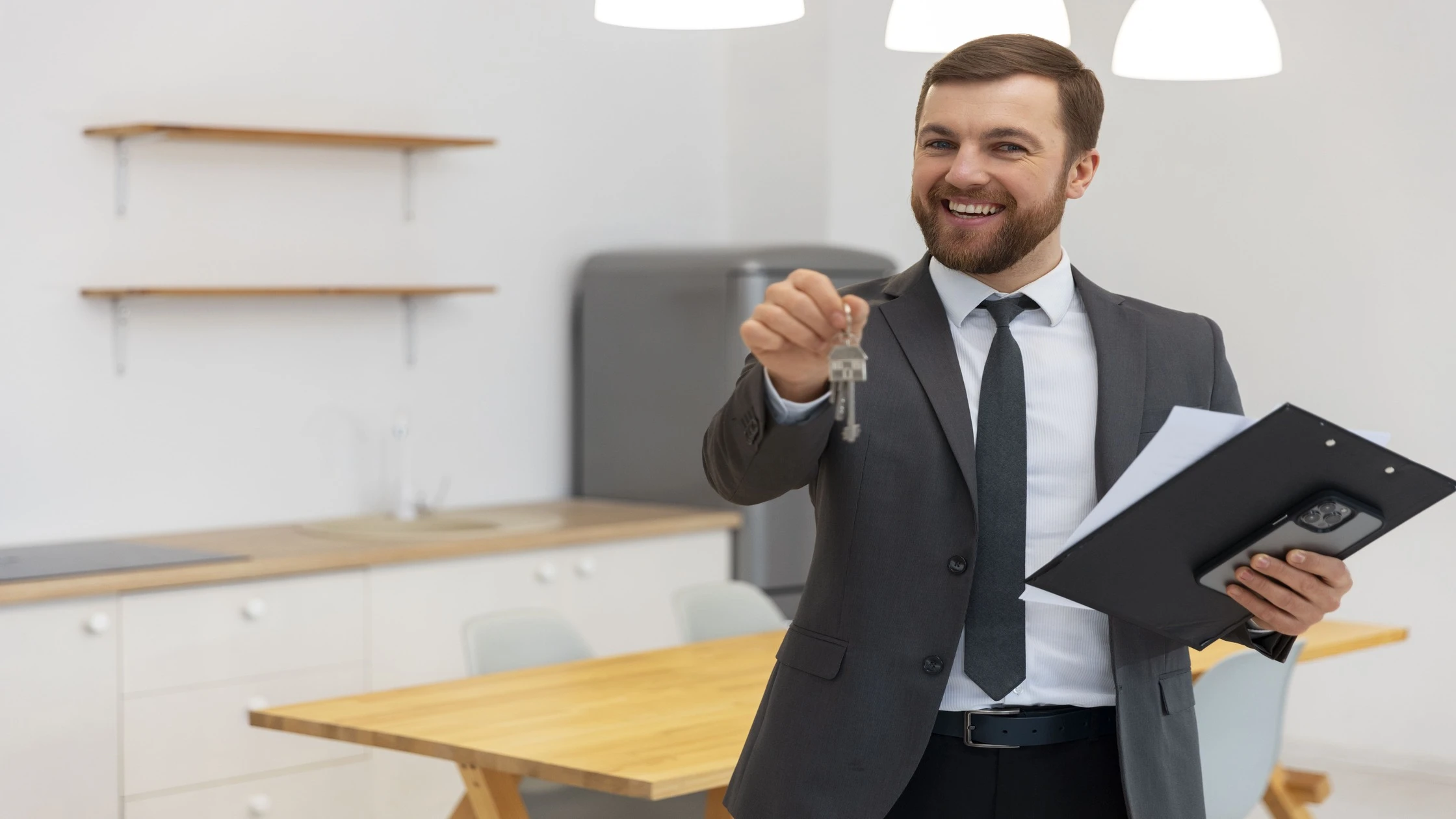 Some managers offer a flat monthly fee, which can range from $100 to $300, regardless of the property's rental income.