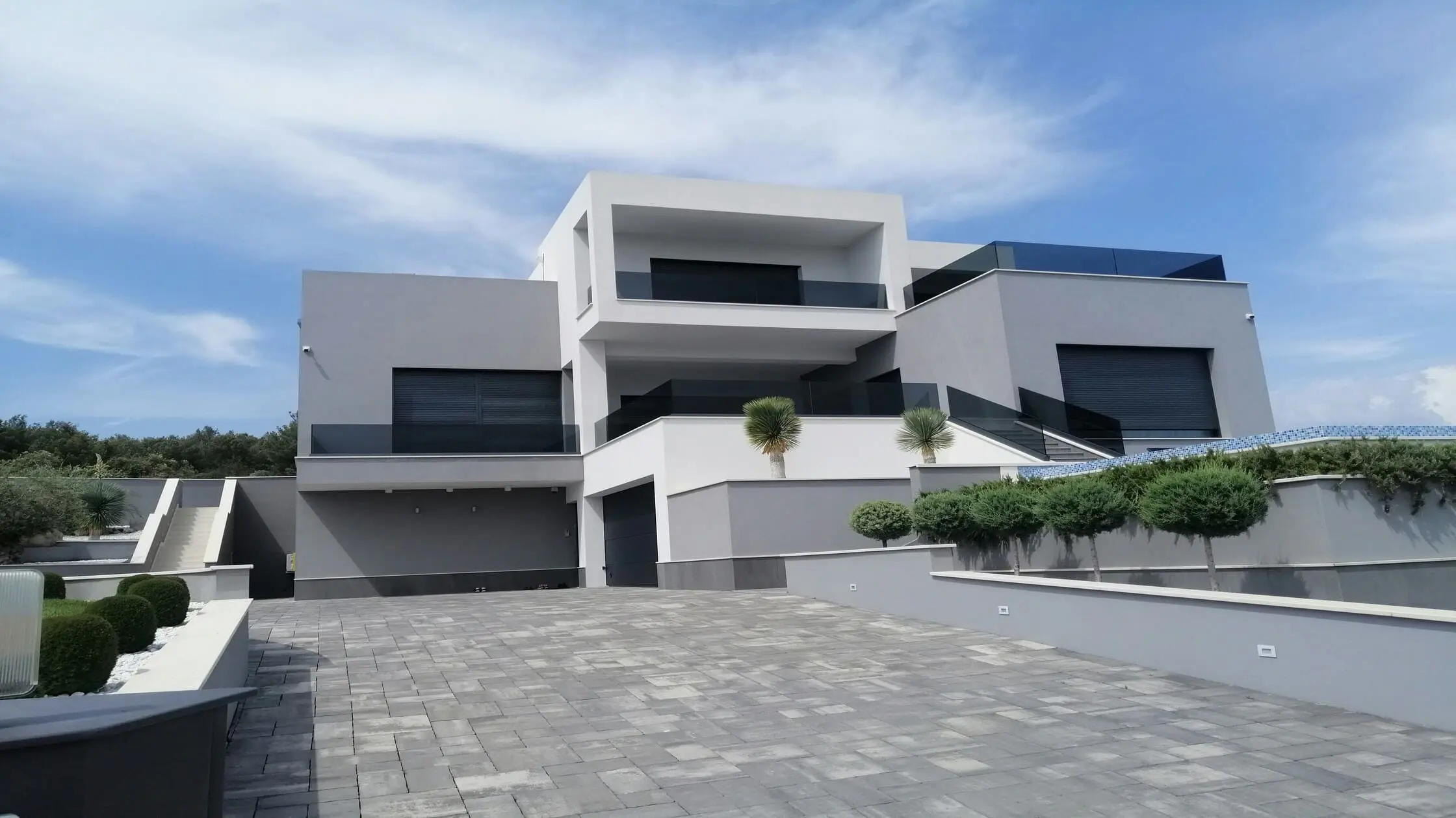  In New Mexico, actual physical presence on the property is necessary to establish possession, demonstrating a genuine intent to occupy and utilize the land.